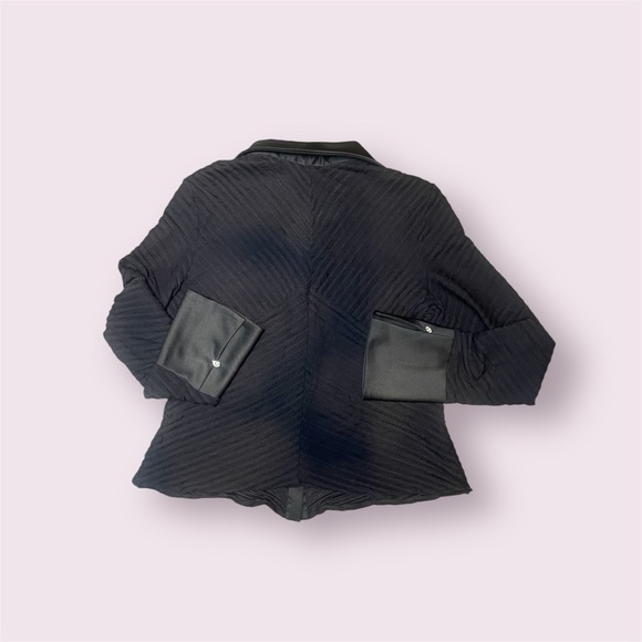 JS Collections Black Top - Picture 2 of 6